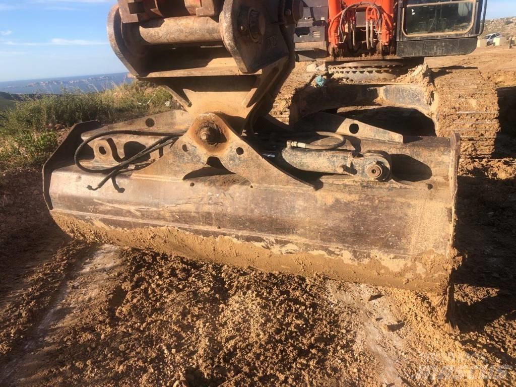 Hitachi ZX350LCN-6 Beltegraver
