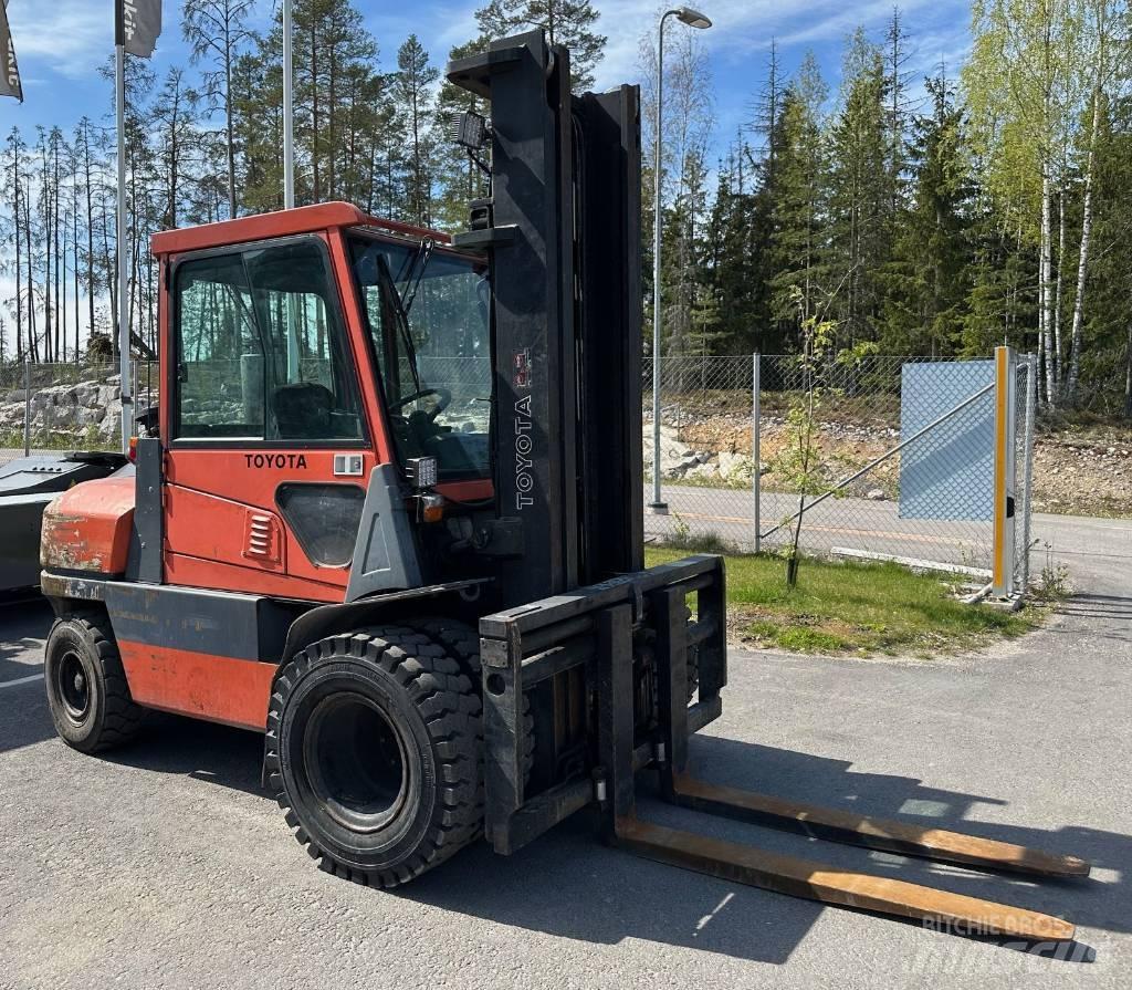 Toyota 02-8FD45 Diesel Trucker