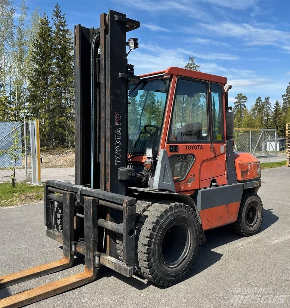 Toyota 02-8FD45 Diesel Trucker