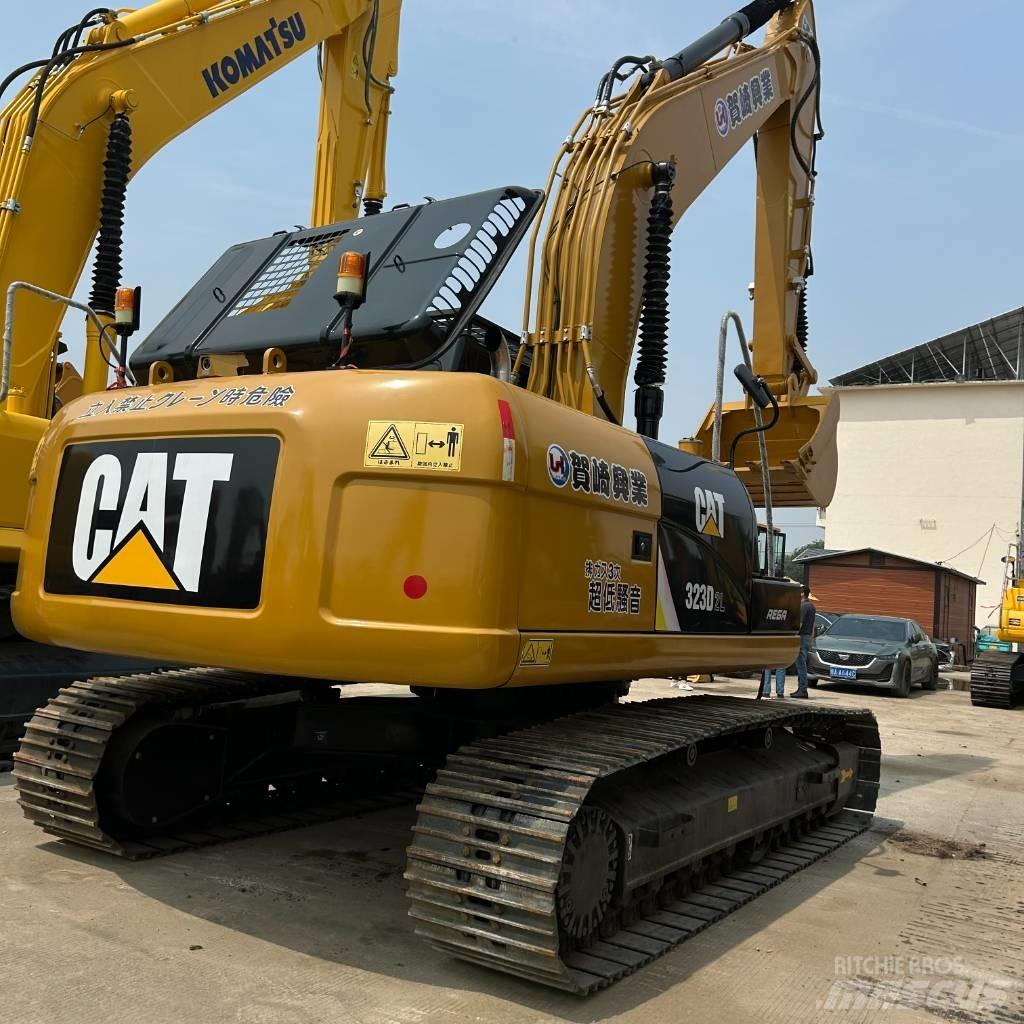 CAT 323D2L Beltegraver