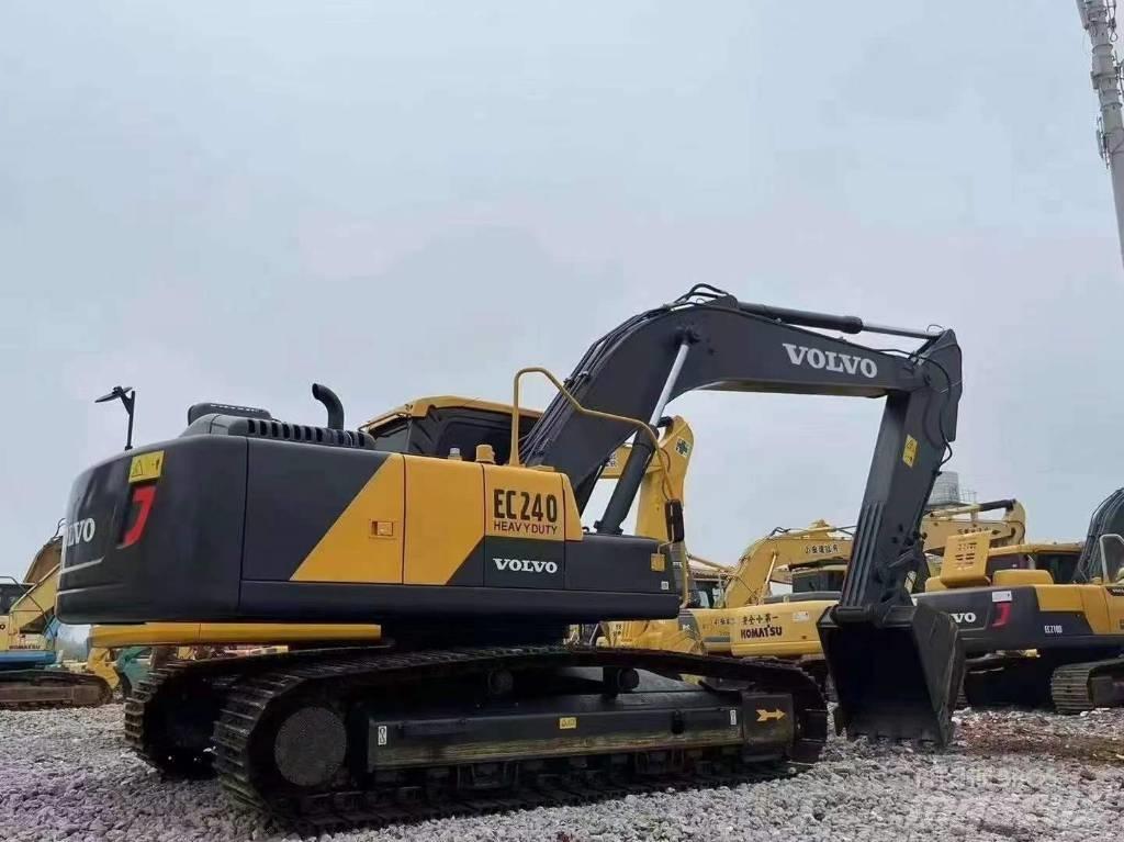 Volvo EC 240 Beltegraver