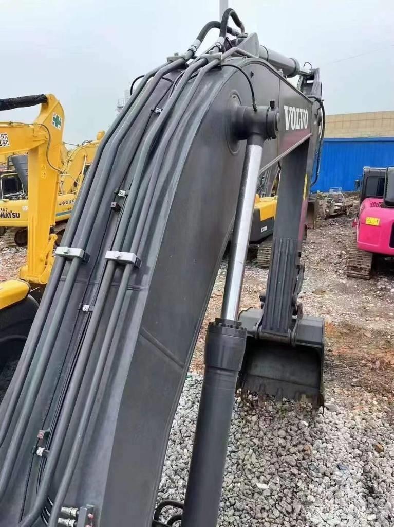 Volvo EC 240 Beltegraver