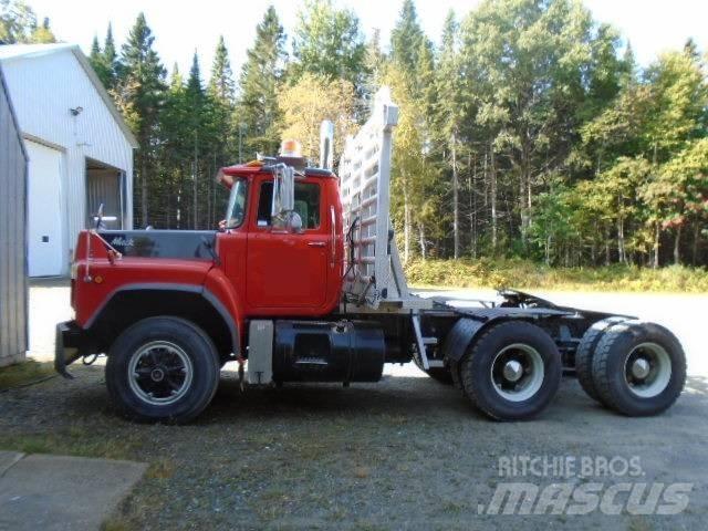 Mack RB 688 S Trekkvogner