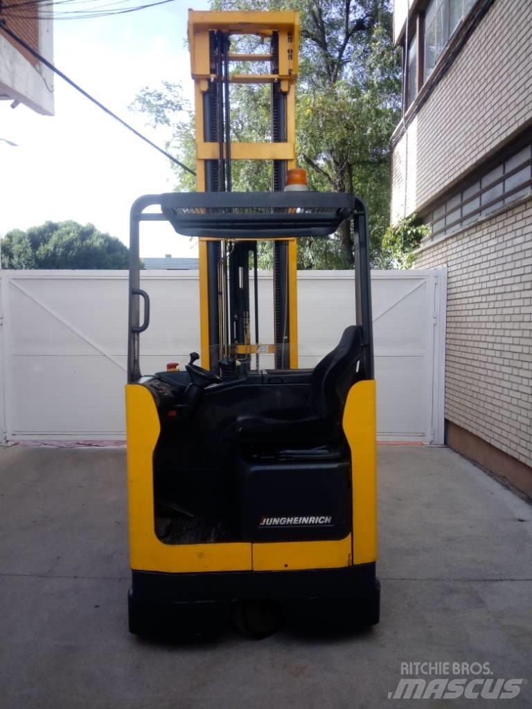 Jungheinrich ETV 220 Skyvemasttruck