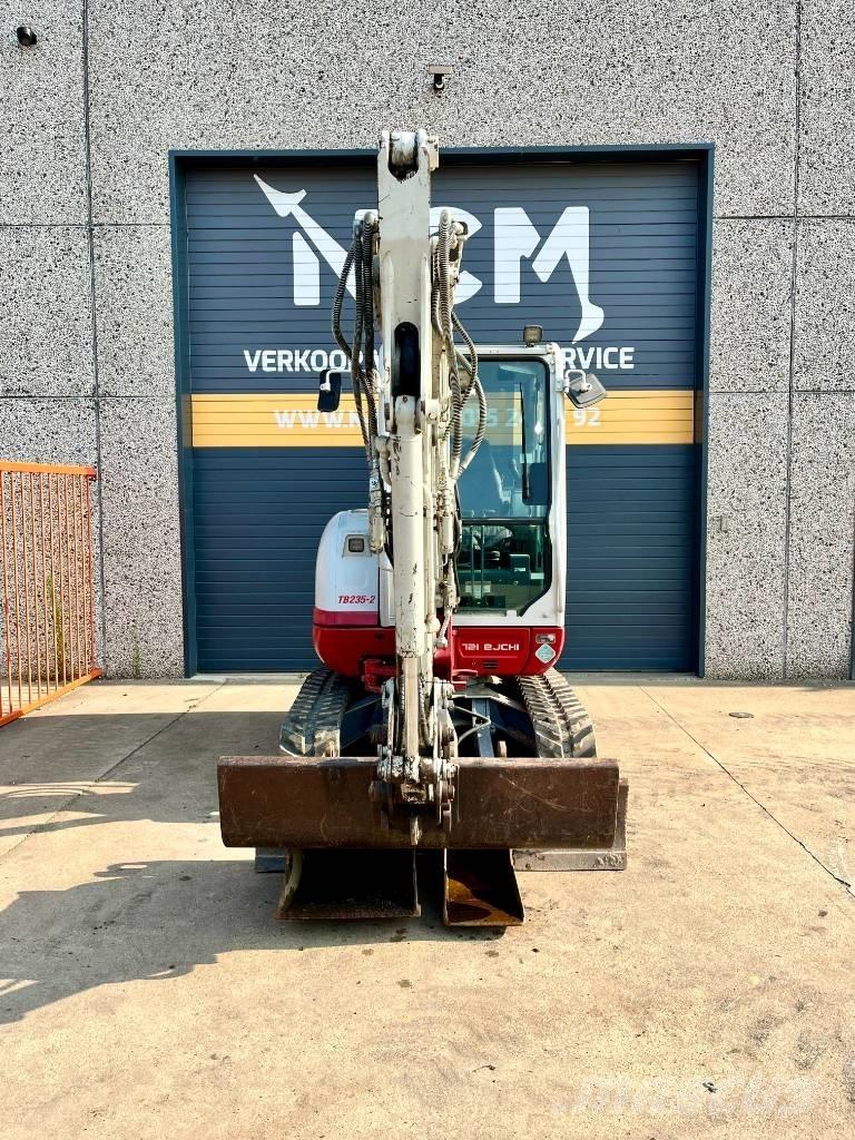 Takeuchi TB 235 Minigravere <7t