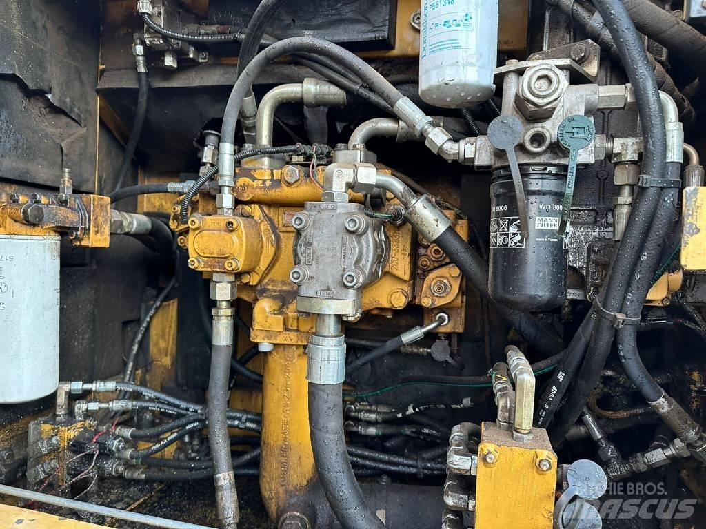 CAT 325DL Beltegraver