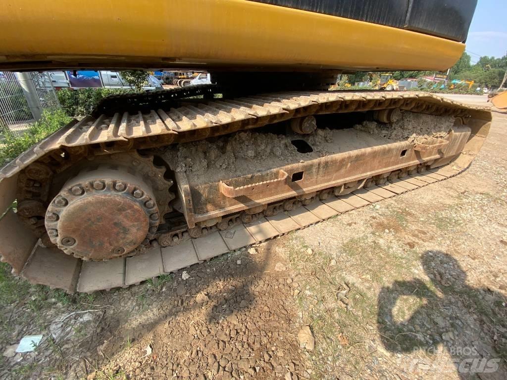 CAT 324D Beltegraver