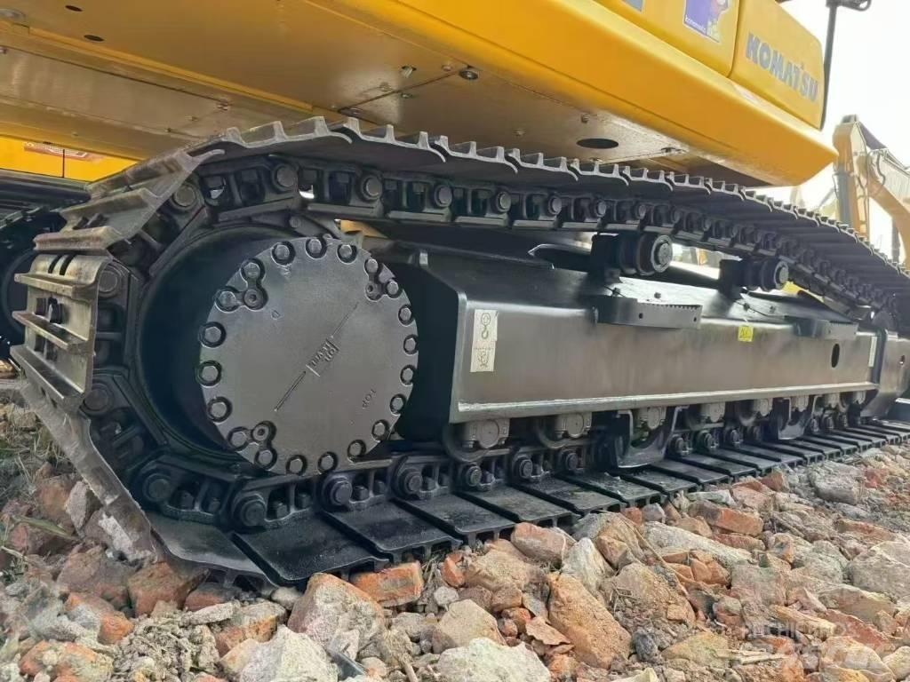 Komatsu PC 220 Beltegraver