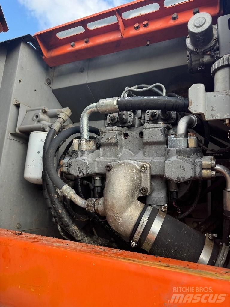 Hitachi ZX 210 Beltegraver