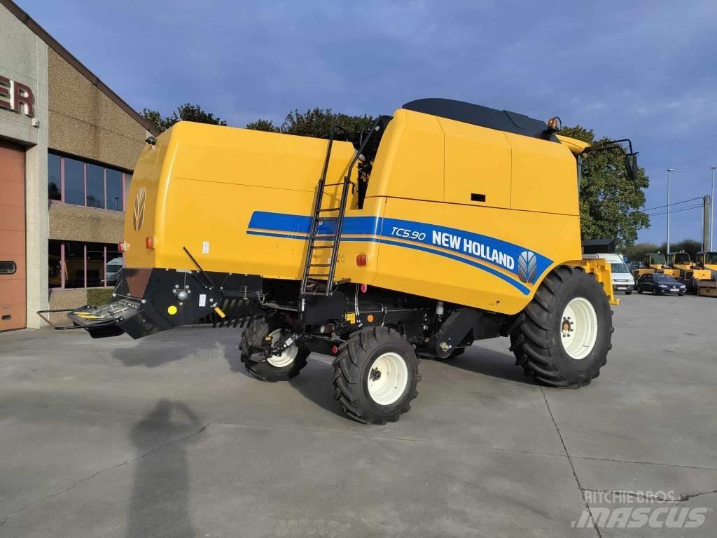 New Holland TC 5.90 Skurtreskere