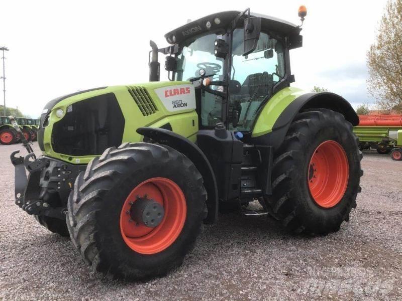 CLAAS AXION 850 Traktorer