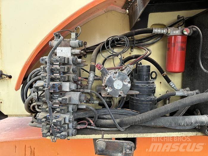 JLG 800AJ Leddede bomlifter