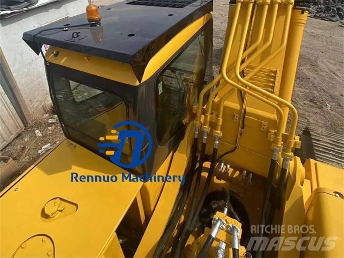 Komatsu 350-8 Beltegraver