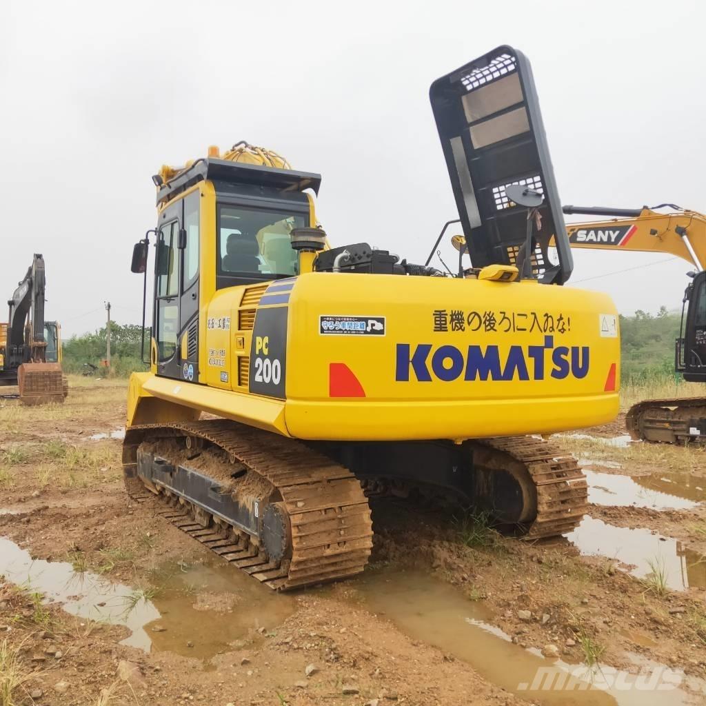 Komatsu PC200-8 Beltegraver