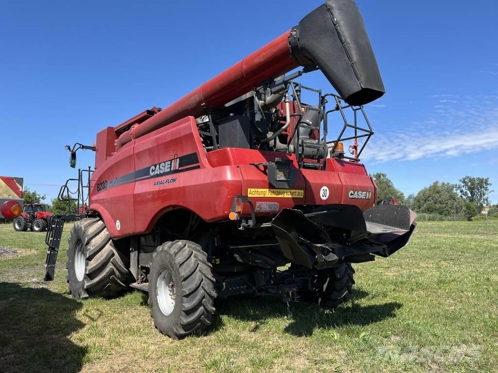 Case IH AF 8230 Skurtreskere