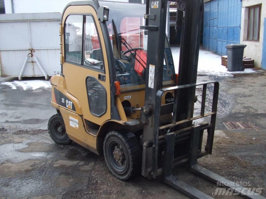 CAT lift truck DP25N Diesel Trucker