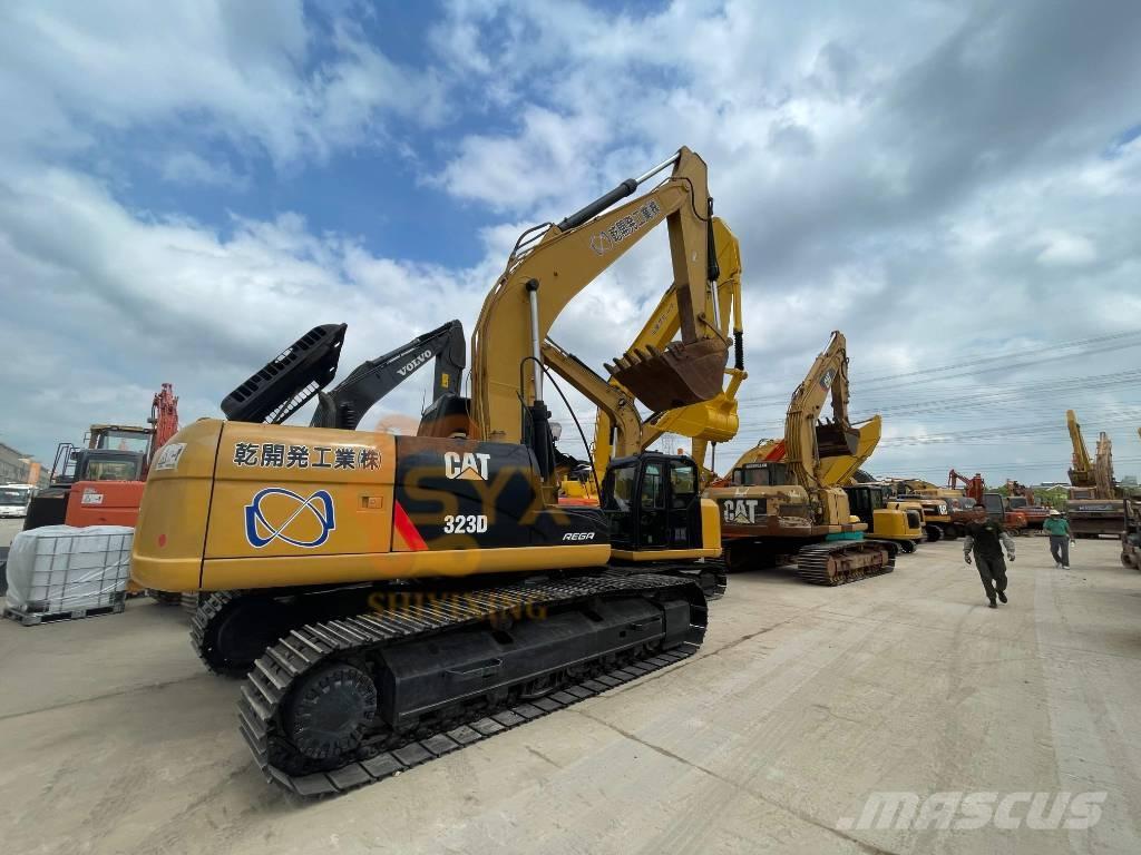 CAT 323 D Beltegraver