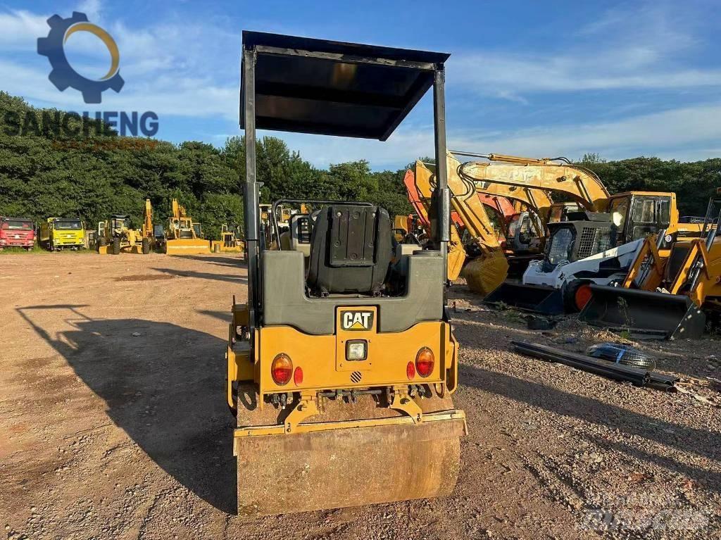 CAT CB24B Tandem Valser
