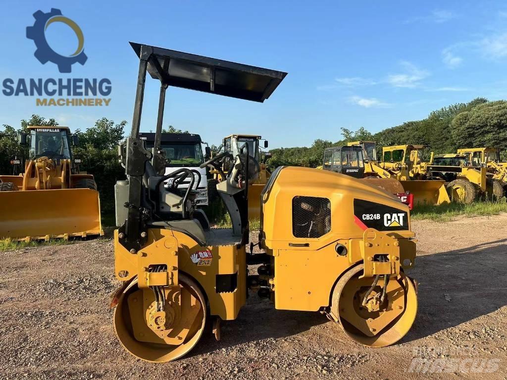 CAT CB24B Tandem Valser