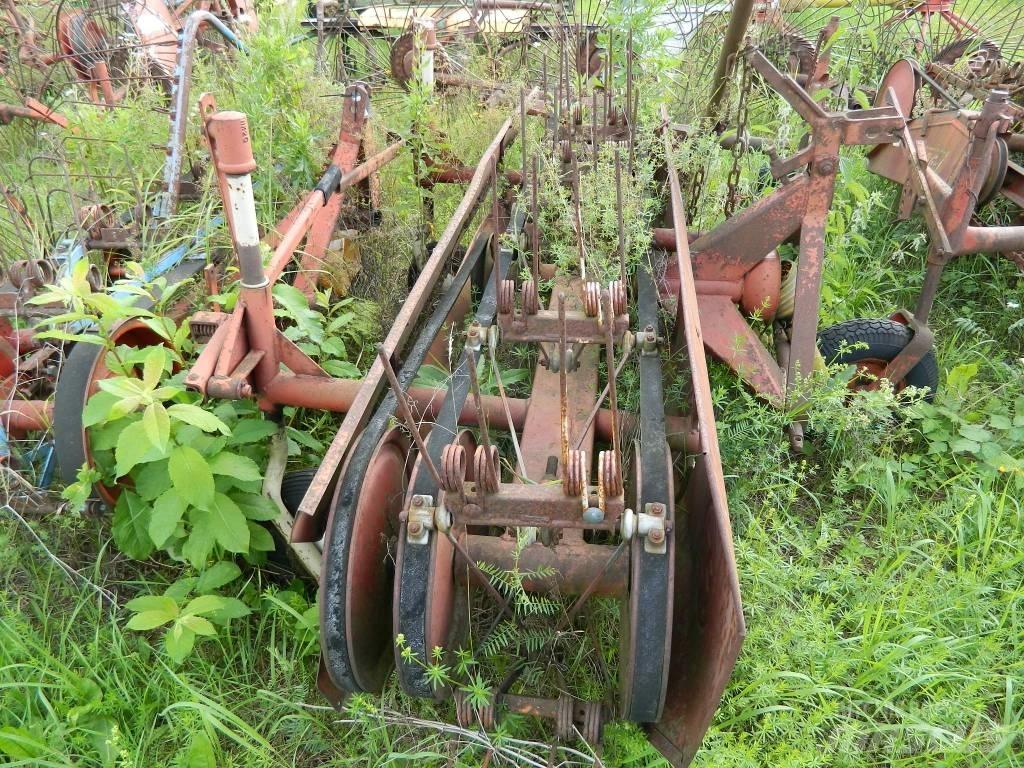 PZ 2400 Raker og høyvendere