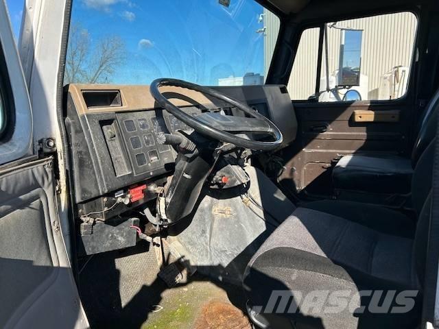 International 4900 Trekkvogner