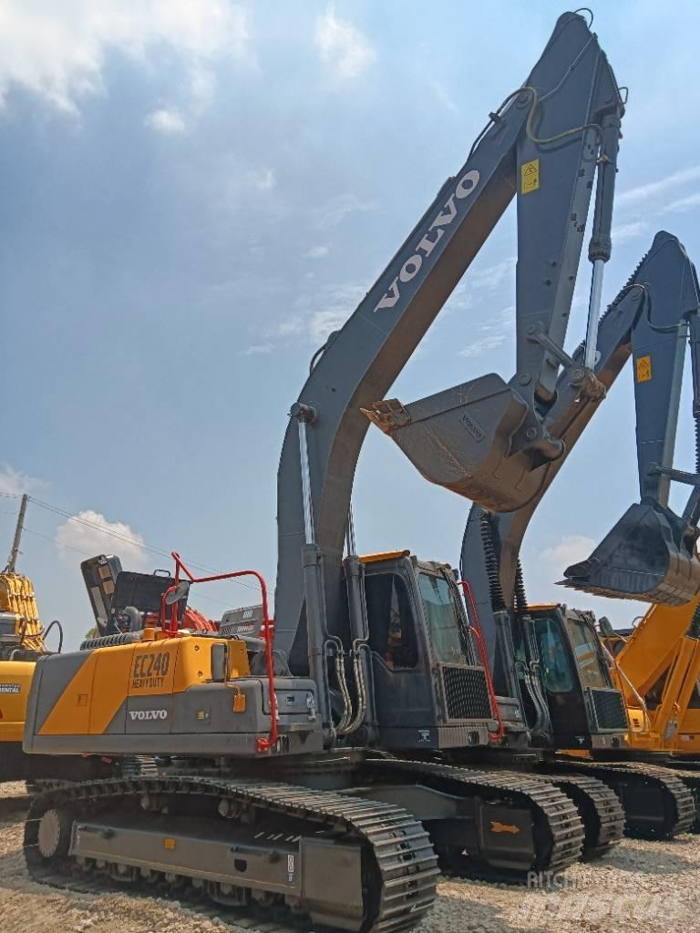 Volvo EC 240 Beltegraver