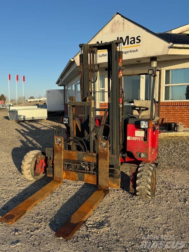 Moffett M4 25.3 Diesel Trucker