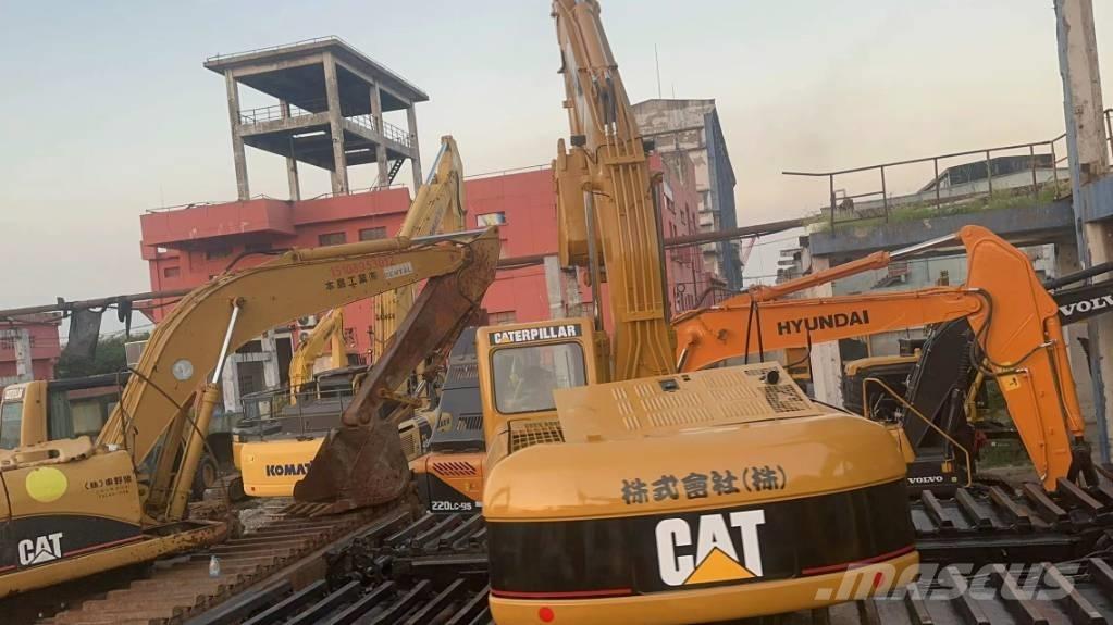 CAT 320 C Amfibiske Gravemaskiner