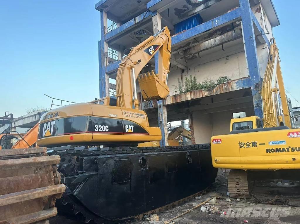 CAT 320 C Amfibiske Gravemaskiner