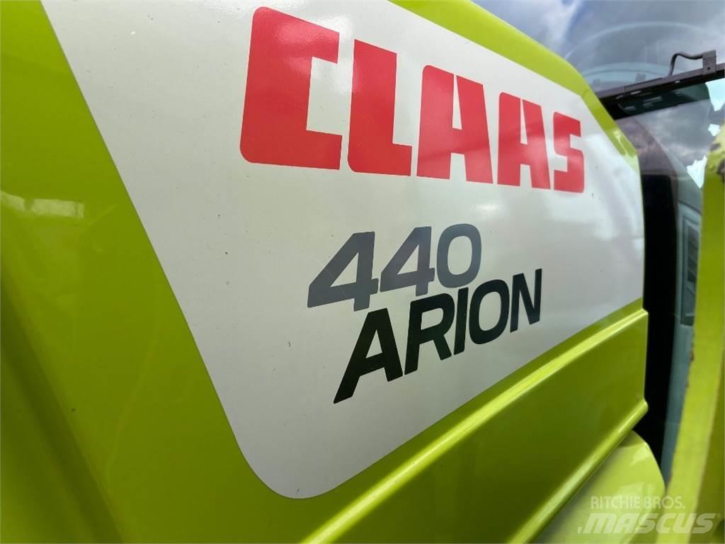 CLAAS Arion 440 Traktorer