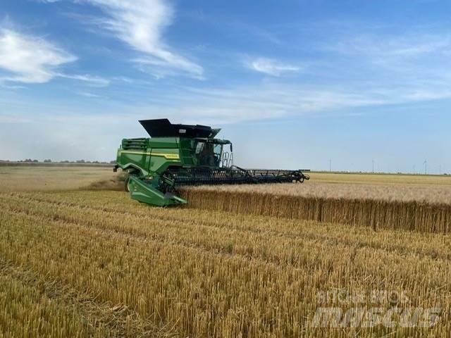 John Deere X9-1100 Skurtreskere