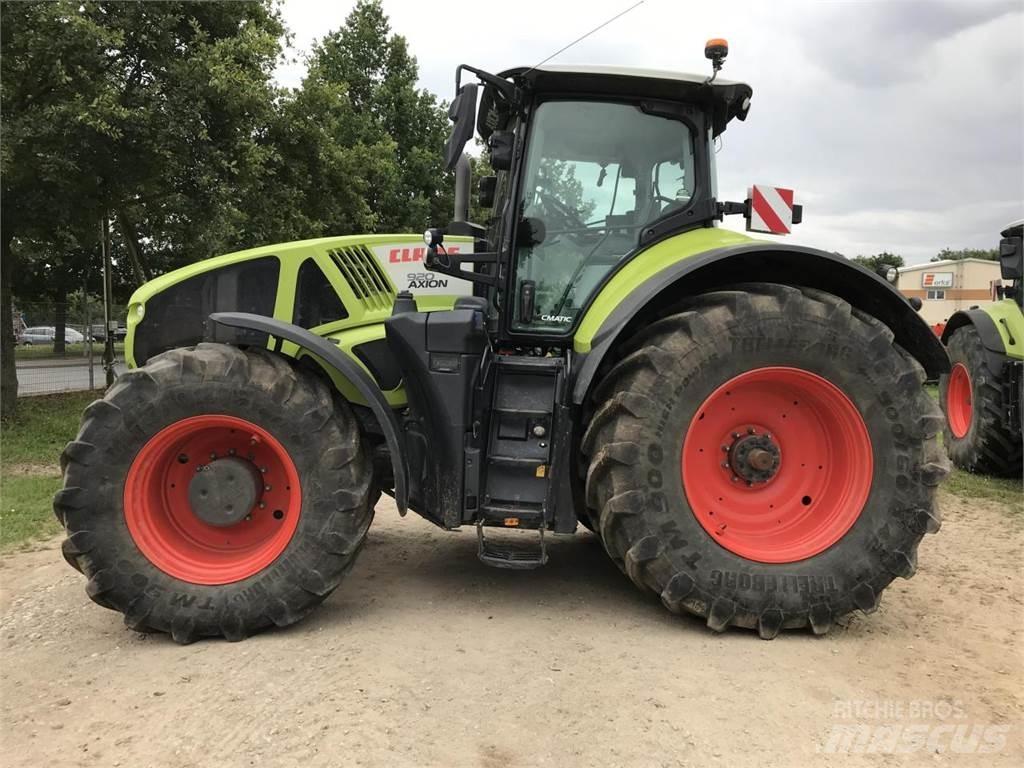 CLAAS Axion 920 Traktorer