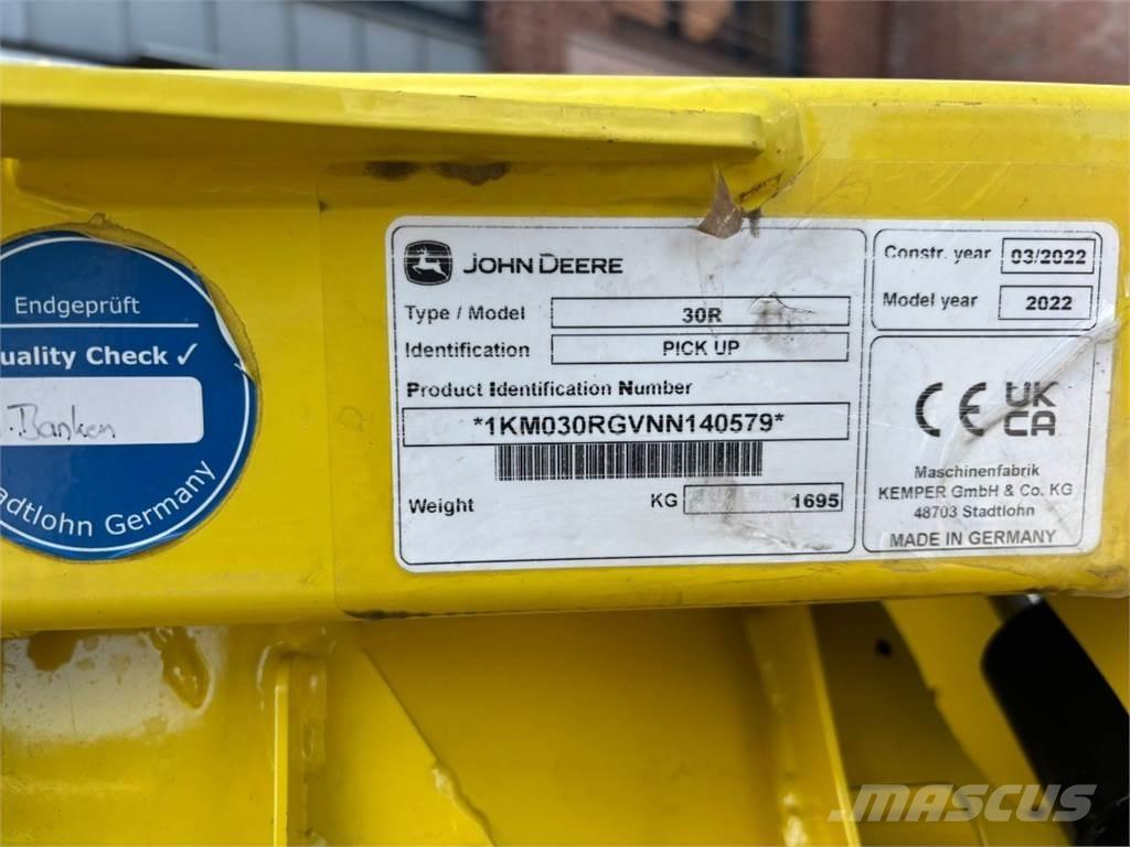John Deere 30R Høy- og fôrmaskintilbehør