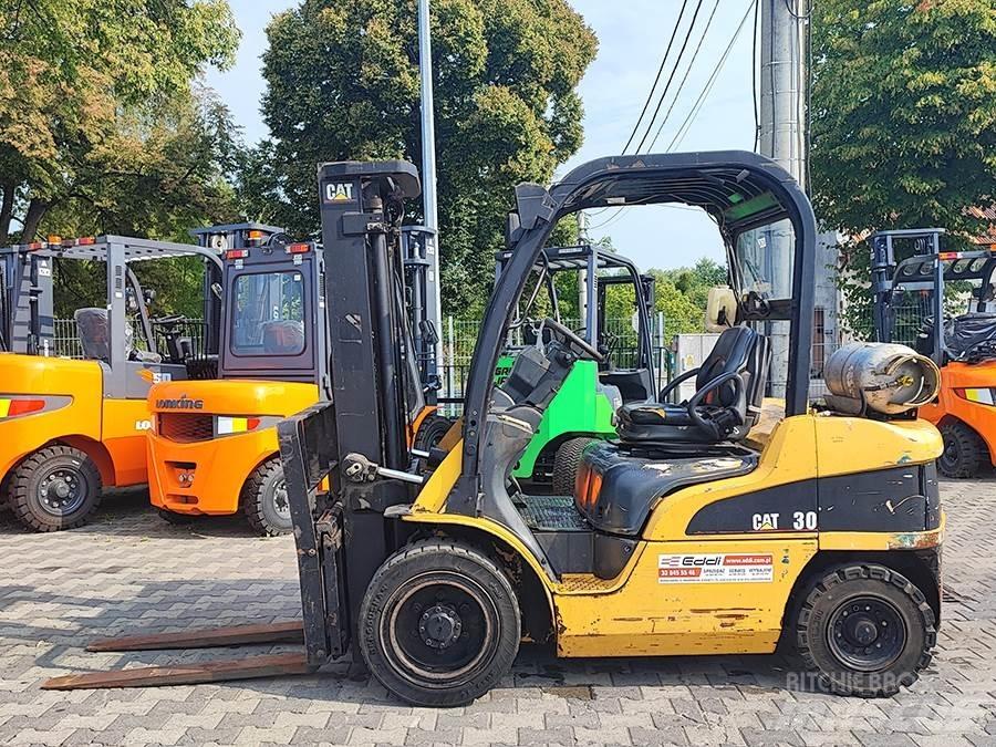 CAT GP30N Propan trucker