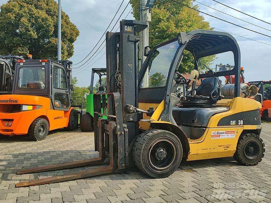 CAT GP30N Propan trucker