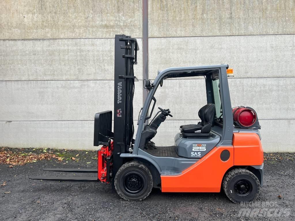 Toyota 02-8 FGF 25 Propan trucker