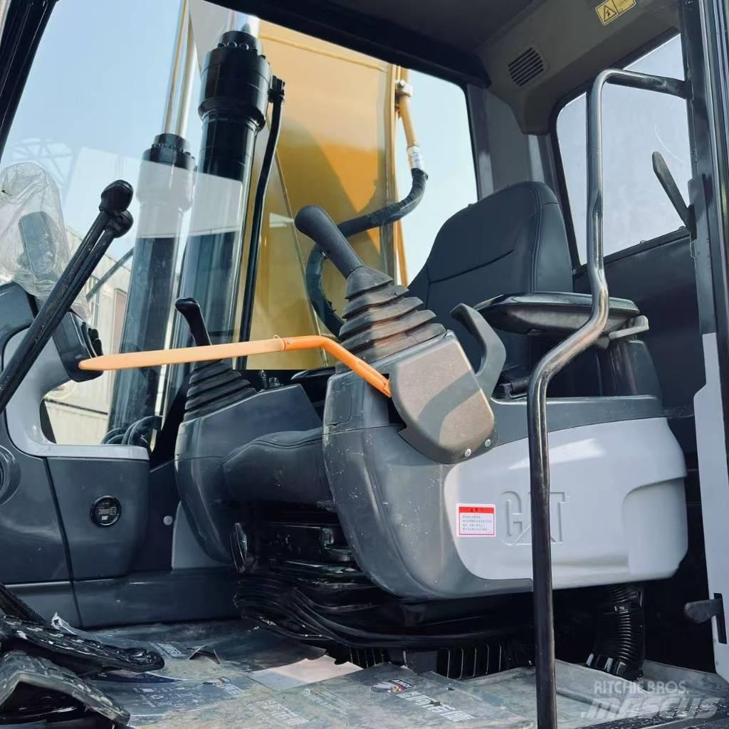 CAT 320 D2 L Beltegraver