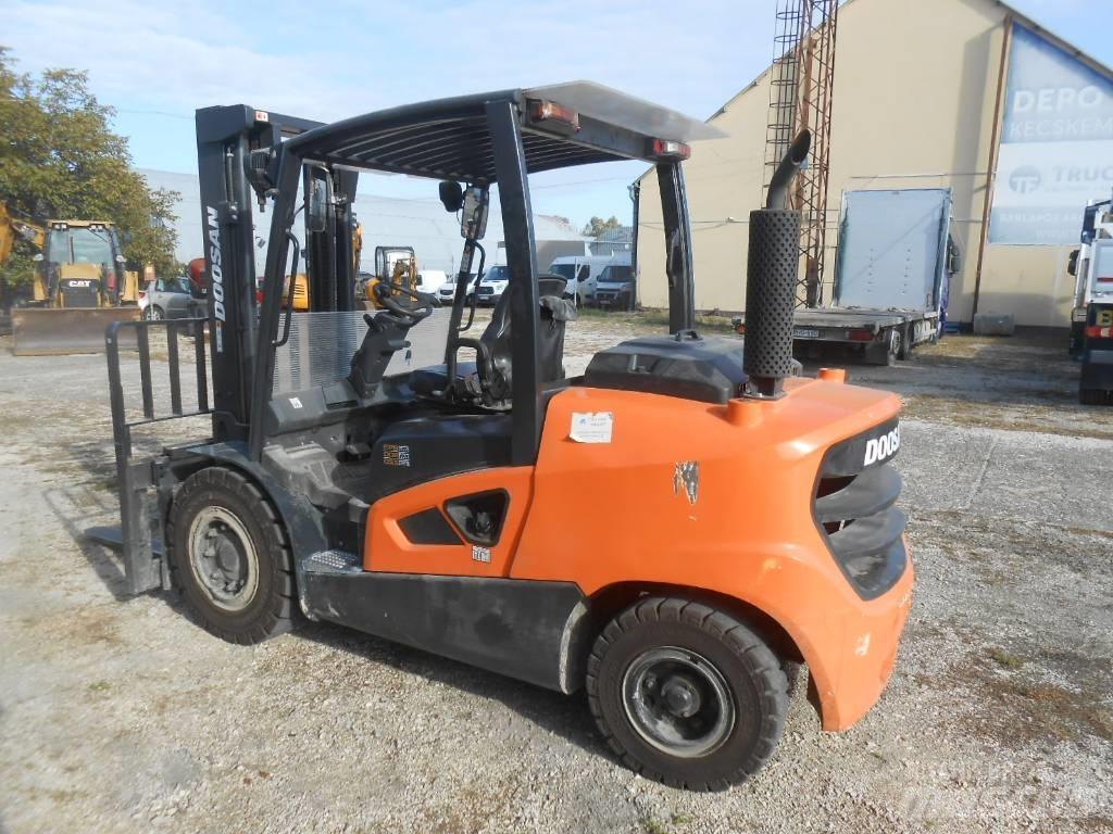 Doosan D50 SC-09 Diesel Trucker