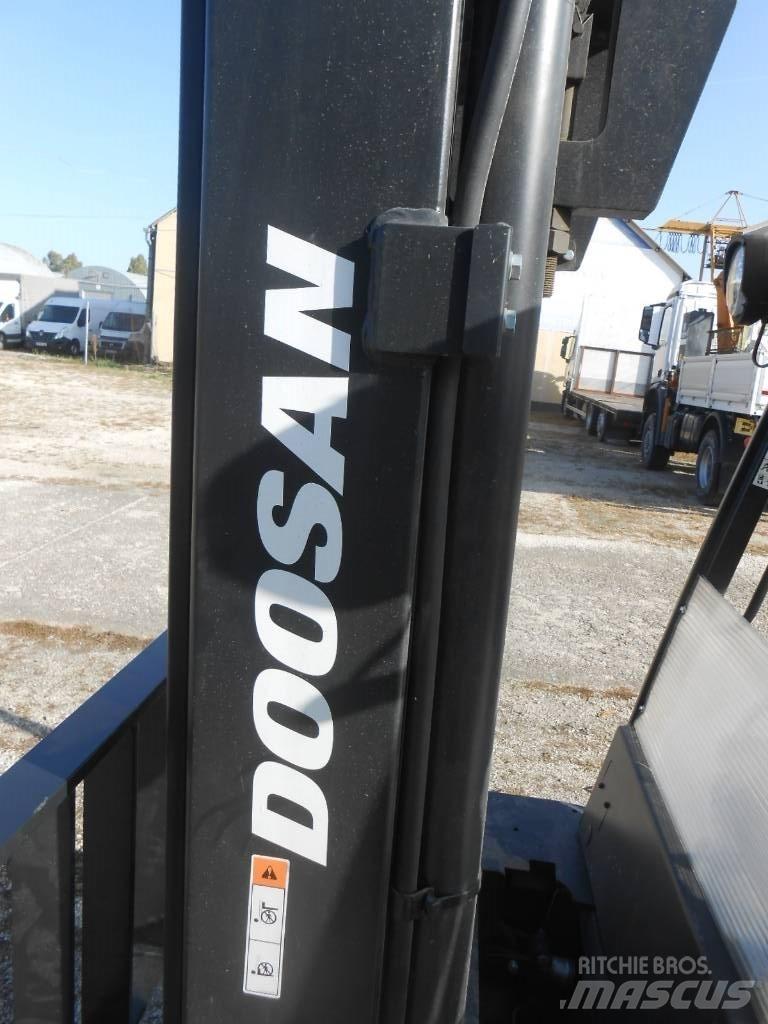 Doosan D50 SC-09 Diesel Trucker