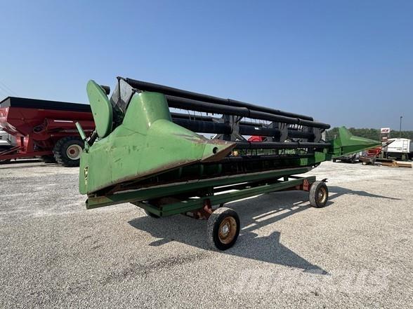 John Deere 220 Skjærebord til skurtresker