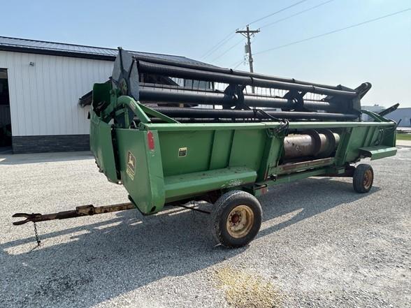 John Deere 220 Skjærebord til skurtresker