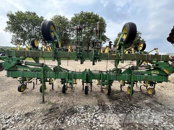 John Deere 845 Jordforbredningsutstyr