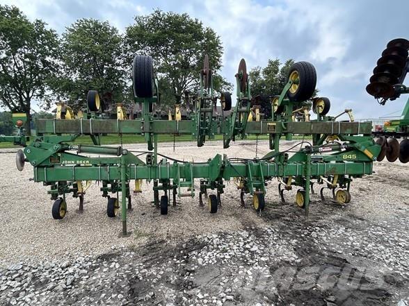 John Deere 845 Jordforbredningsutstyr