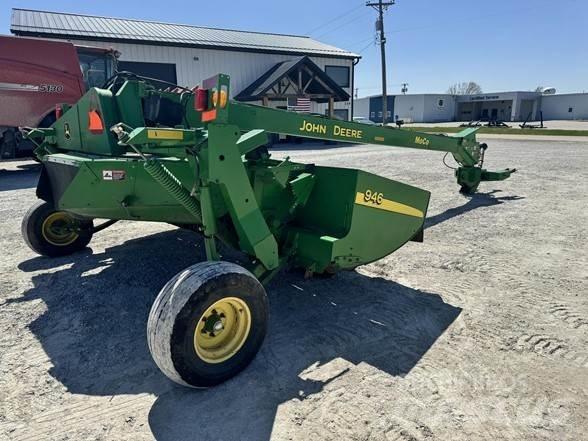 John Deere 946 Svanser