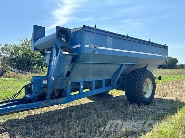 Kinze 840 Kornhengere