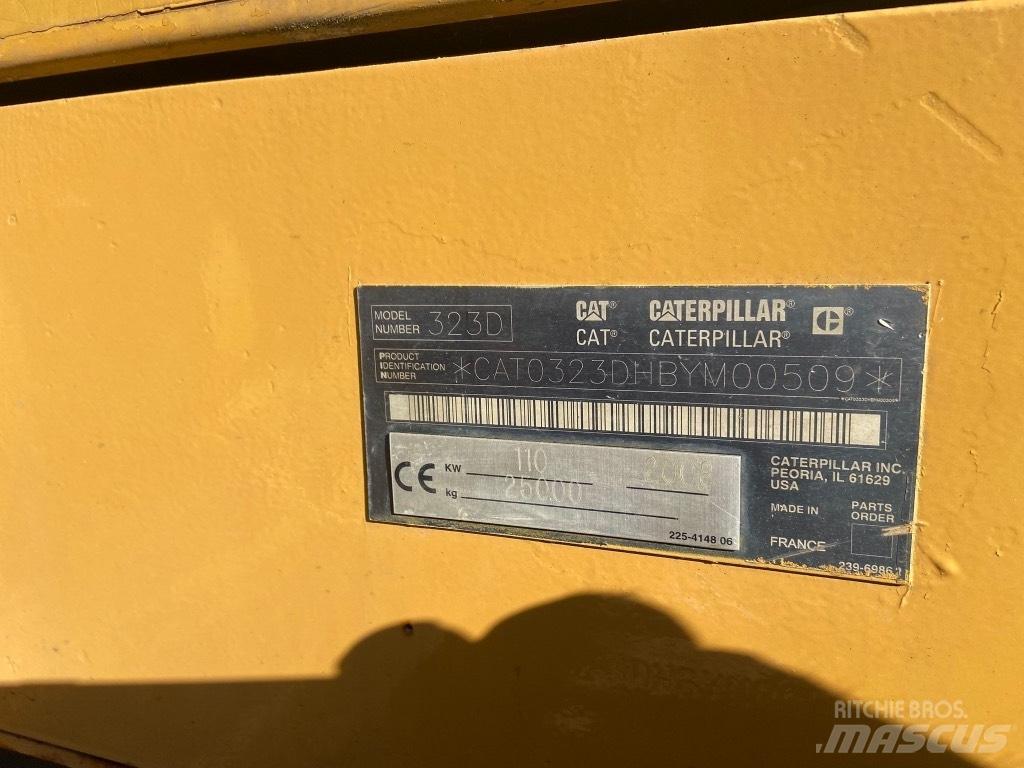 CAT 323 D Beltegraver