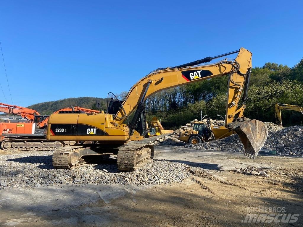 CAT 323 D Beltegraver