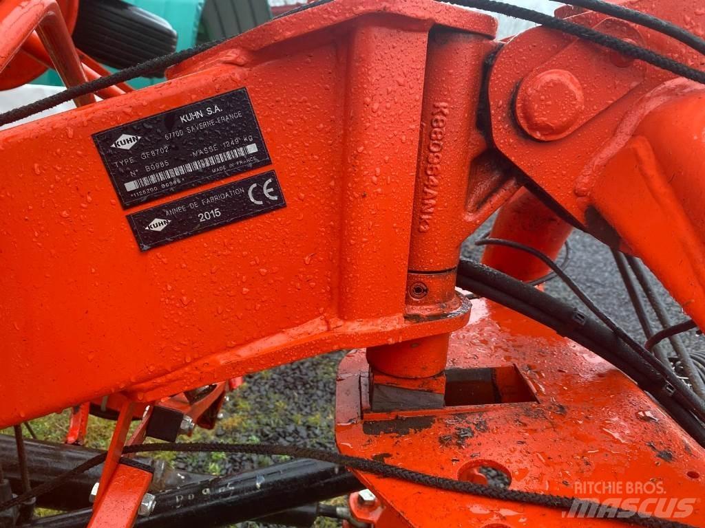 Kuhn GF8702 Raker og høyvendere
