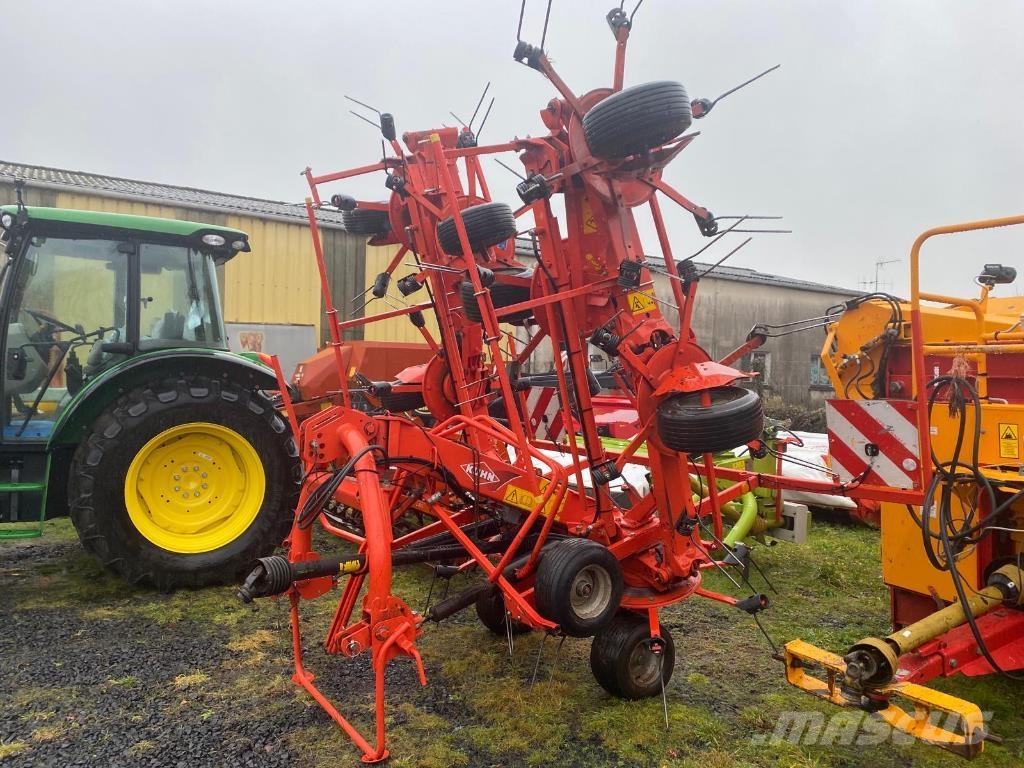 Kuhn GF8702 Raker og høyvendere