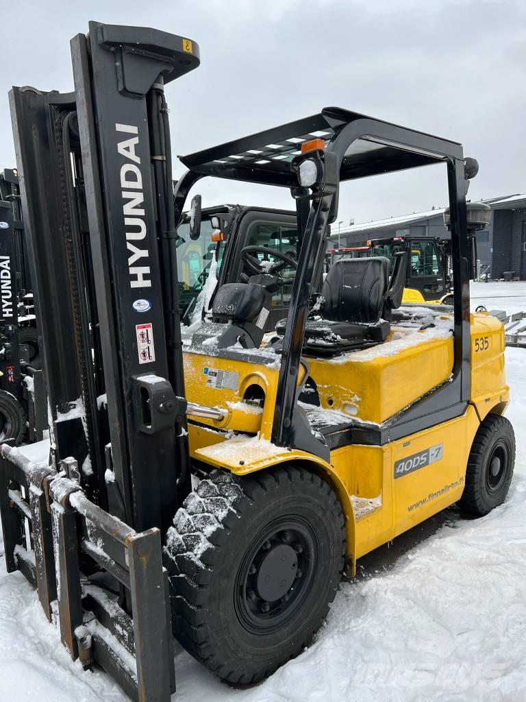 Hyundai 40DS-7 Diesel Trucker